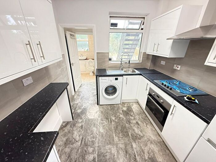 1 Bedroom Maisonette To Rent In Carr Road, Northolt, Greater London, UB5