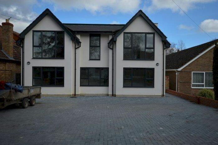 2 Bedroom Flat To Rent In Cambridge Road, Cambridge, CB22