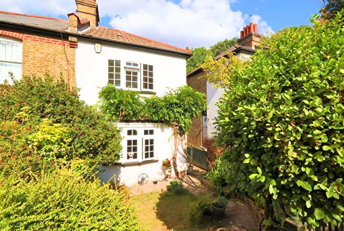 2 Bedroom Semi-Detached House For Sale In Badgers Hole, Shirley, CR0