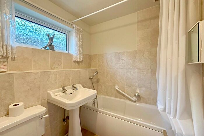 2 Bedroom Bungalow For Sale In Beacon Close, Everton, Lymington, Hampshire, SO41