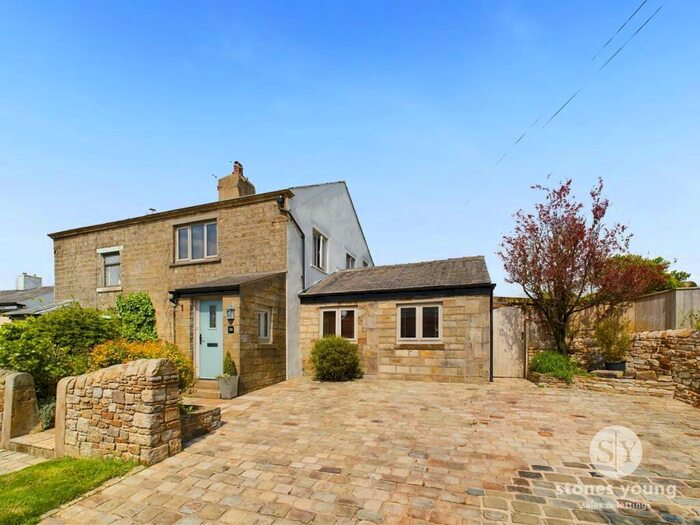 3 Bedroom Cottage For Sale In Mellor Lane, Mellor, Blackburn, BB2