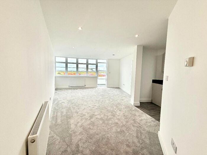 1 Bedroom Flat To Rent In Estuary Views, - Eastern Esplanade, Canvey Island, SS8