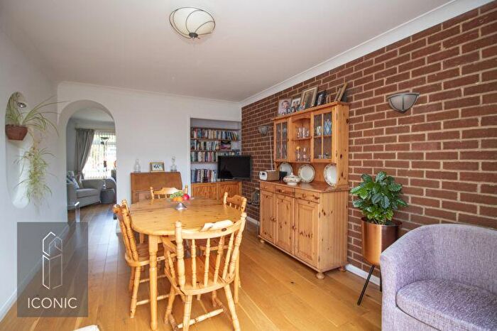 3 Bedroom Chalet For Sale In Laburnum Avenue, Taverham, Norwich, NR8