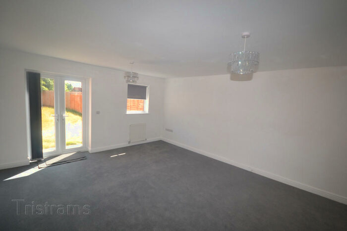 3 Bedroom Town House To Rent In Montague Street, Nottingham, NG6