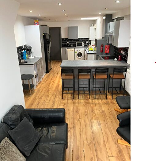 5 Bedroom House To Rent In Heeley Road, B29