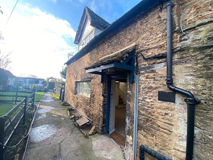 1 Bedroom End Of Terrace House To Rent In High Street, SN15