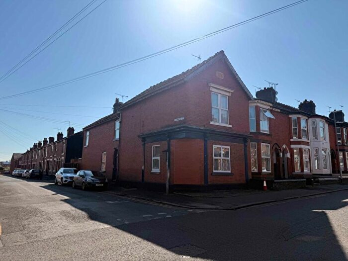 6 Bedroom Terraced House To Rent In Walthall Street, Crewe, CW2