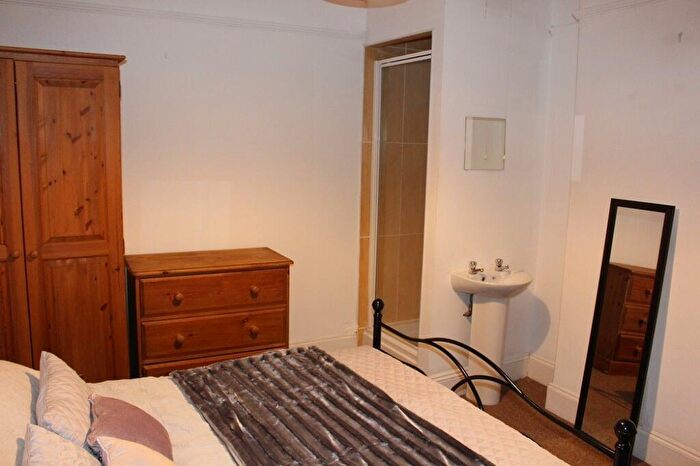 6 Bedroom House To Rent In Bedroom Detached House In Bournemouth, BH9