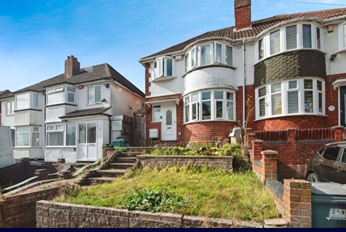 3 Bedroom Semi-Detached House To Rent In Foden Road, Birmingham, B42