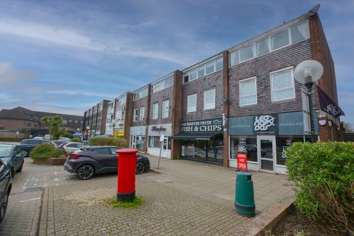 2 Bedroom Flat To Rent In Jengers Mead, Billingshurst, RH14