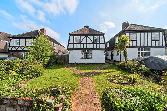 3 Bedroom Detached House For Sale In Hayes Way, Beckenham, Kent, BR3