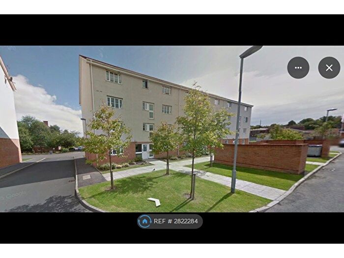 2 Bedroom Flat To Rent In Glenmore Place, Glasgow, G42