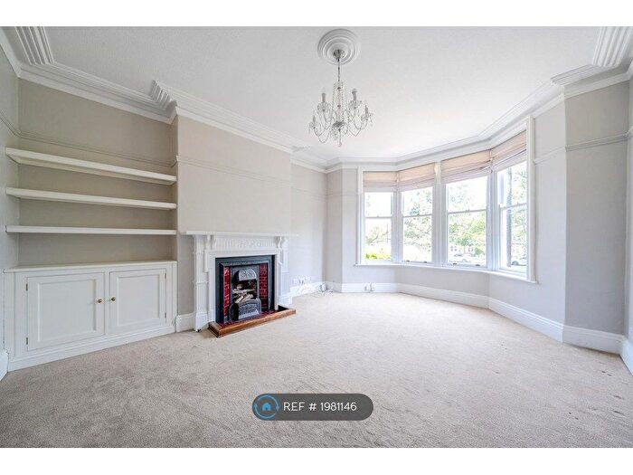 2 Bedroom Flat To Rent In Mornington Crescent, Harrogate, HG1