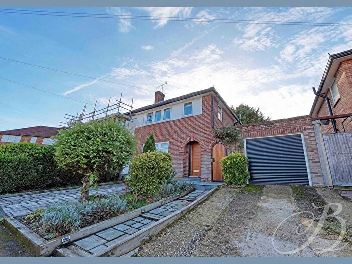 3 Bedroom Property For Sale In Coxborrow Close, Cookham, SL6