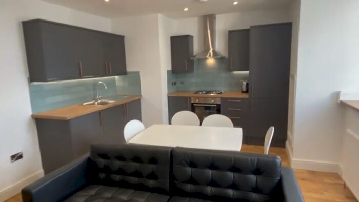 2 Bedroom Flat To Rent In Mutley Plain, Plymouth, PL4