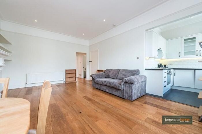 2 Bedroom Flat To Rent In Brondesbury Road, London, NW6