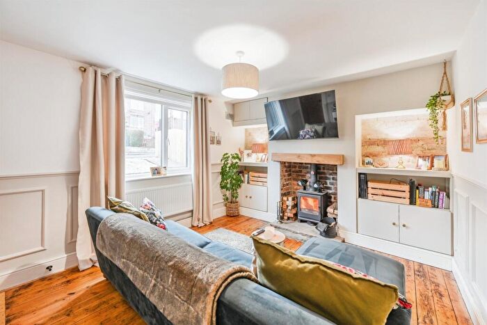 3 Bedroom End Of Terrace House For Sale In Lodge Avenue, Ashbourne, DE6