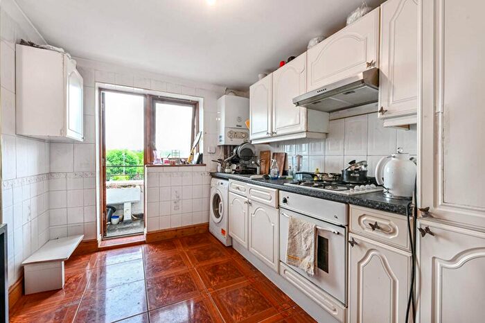 2 Bedroom Flat To Rent In Treaty Street, King's Cross, London, N1