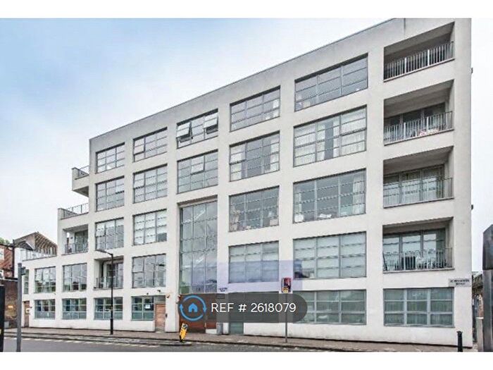 1 Bedroom Flat To Rent In Bethwin Road, London, SE5