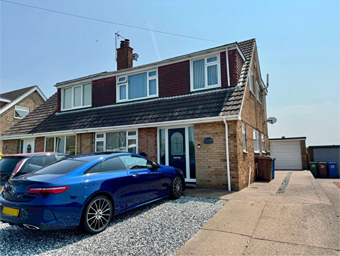 4 Bedroom Semi-Detached House For Sale In Cawood Drive, Skirlaugh, HU11