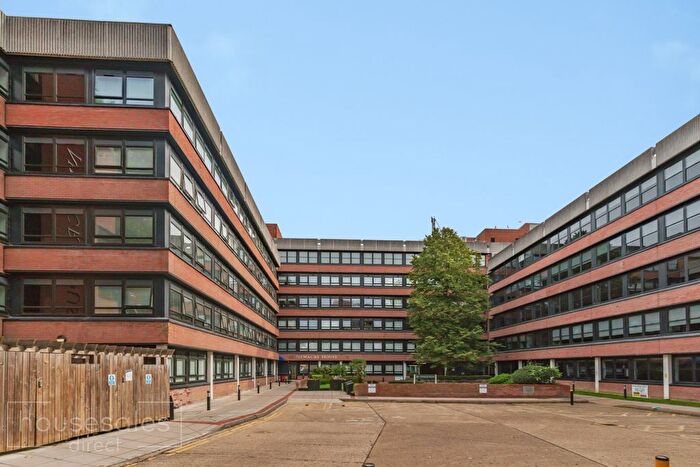1 Bedroom Flat For Sale In Newacre House, East Grinstead, RH19