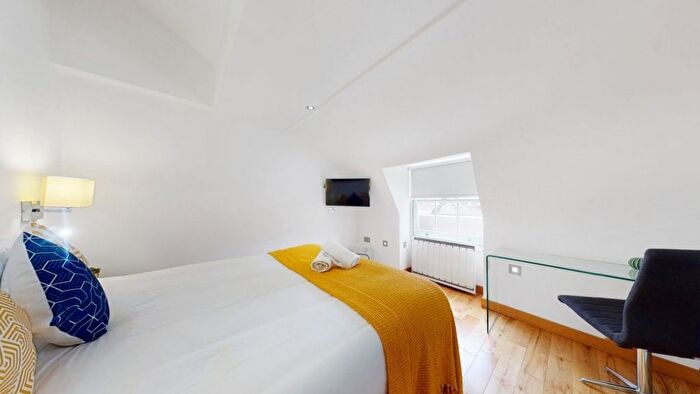 1 Bedroom Flat To Rent In Gloucester Place, London, W1U