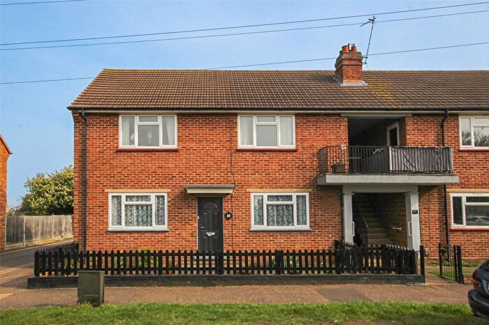2 Bedroom Maisonette For Sale In Carlisle Road, Bedford, Bedfordshire, MK40