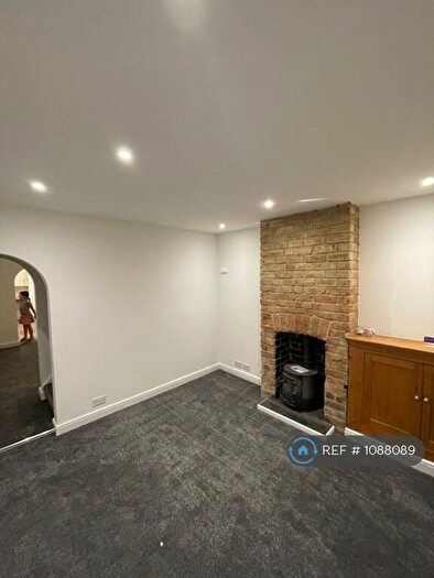 2 Bedroom Terraced House To Rent In New Street, Rugby, CV22