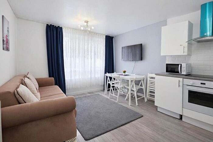 2 Bedroom Flat To Rent In Burder Close, London, N1