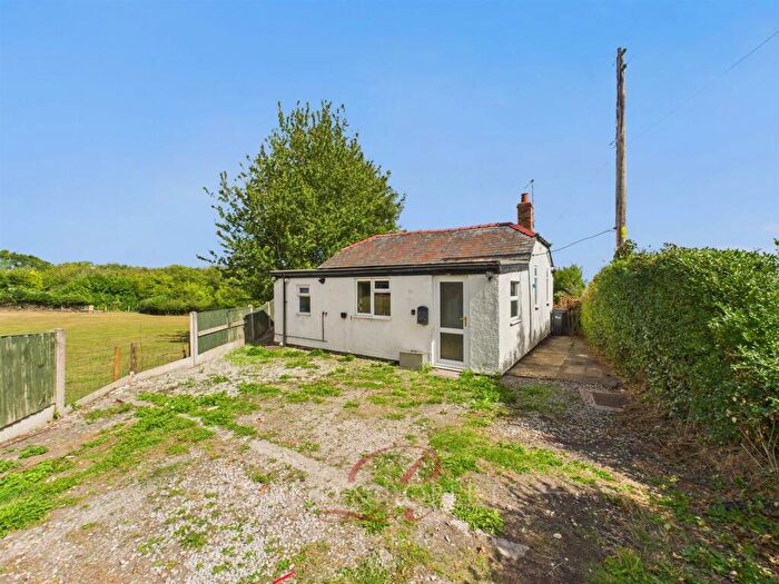 2 Bedroom Cottage For Sale In King Street, Leeswood, Mold, CH7