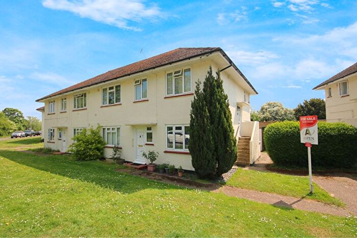 2 Bedroom Maisonette For Sale In Park Road, Stanwell, Staines-Upon-Thames, TW19