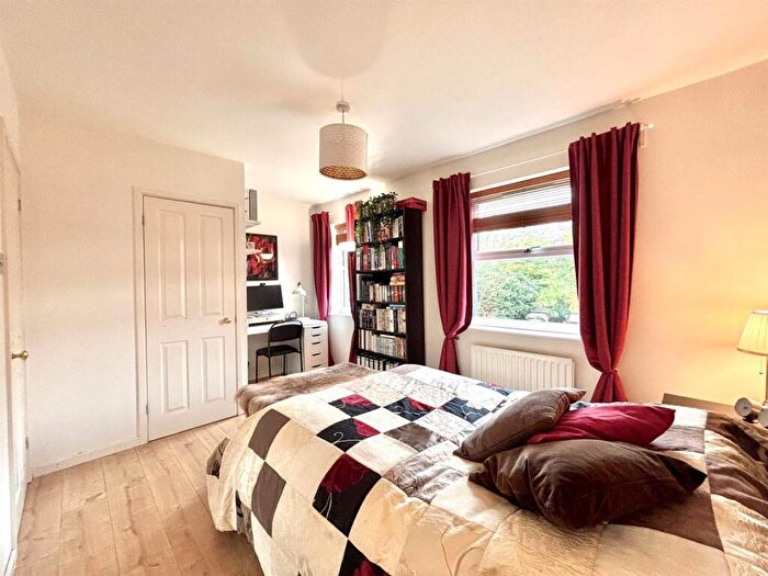 2 Bedroom End Of Terrace House For Sale In Chestnut Square, Leamington Spa, CV32