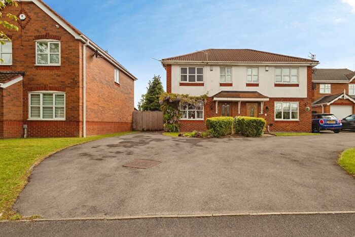 3 Bedroom Semi Detached House For Sale In James Drive, Hyde, Greater Manchester, SK14