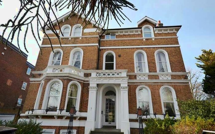 2 Bedroom Flat To Rent In Bolton Road, London, W4