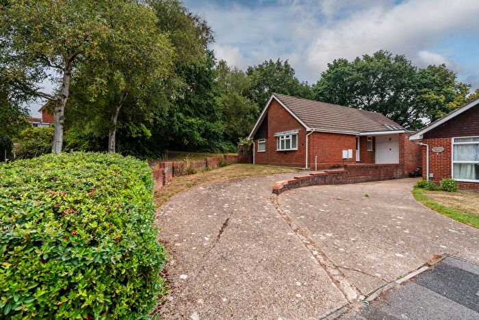 2 Bedroom Detached Bungalow For Sale In Forge Close, Bursledon, SO31