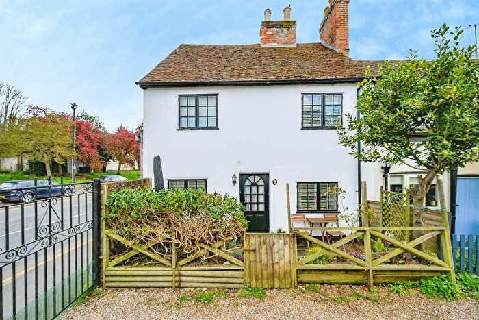 3 Bedroom End Terrace House For Sale In Lawn Lane, Hemel Hempstead, HP3