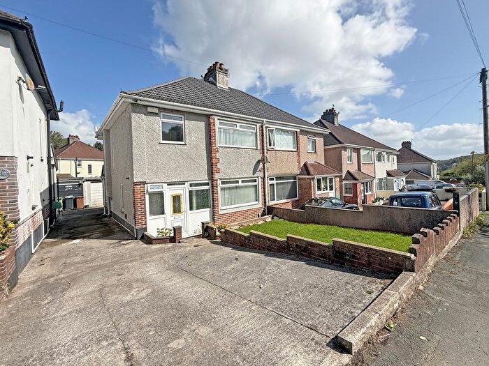 3 Bedroom Semi-Detached House For Sale In Kneele Gardens, Hartley Vale, Plymouth, PL3