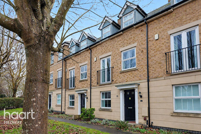 4 Bedroom Terraced House For Sale In Rotary Gardens, Gillingham, ME7