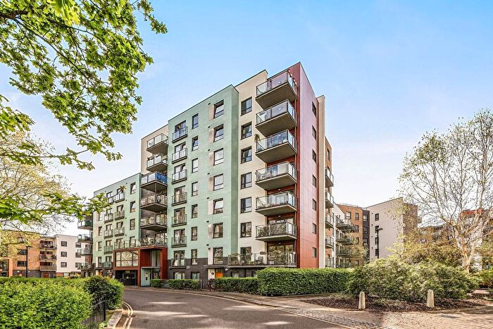 1 Bedroom Flat For Sale In Chaplin House, Acton, London, W3