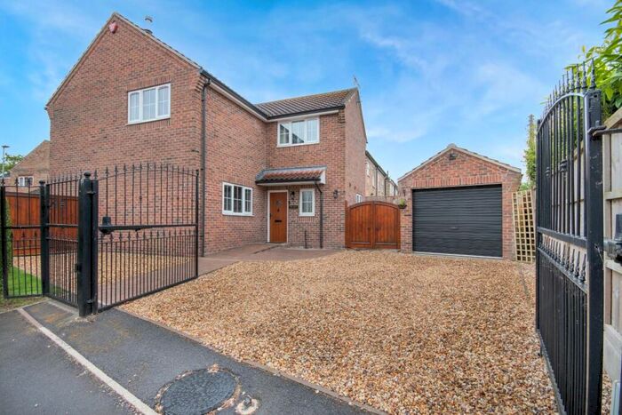 4 Bedroom Detached House For Sale In Debdhill Road, Misterton, DN10