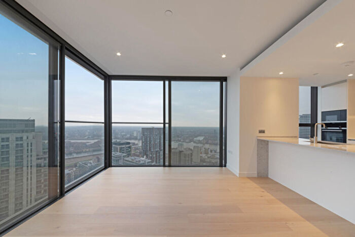 1 Bedroom Apartment For Sale In Hampton Tower, Marsh Wall, Canary Wharf, London, E14