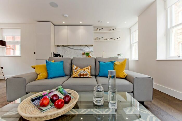 2 Bedroom Flat To Rent In Dyer's Buildings, London, EC1N