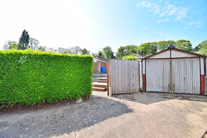2 Bedroom Semi-Detached Bungalow For Sale In Collingwood Avenue, Bilton, Rugby, CV22