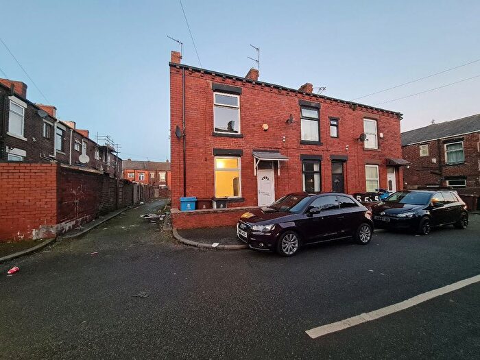 2 Bedroom Terraced House To Rent In Tyndall Street, Oldham, OL4