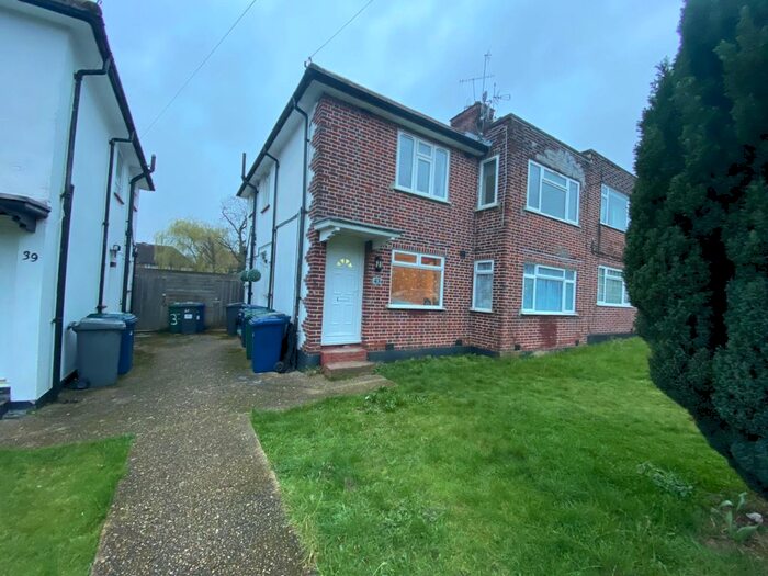 2 Bedroom Maisonette To Rent In Laleham Avenue, London, Greater London, NW7