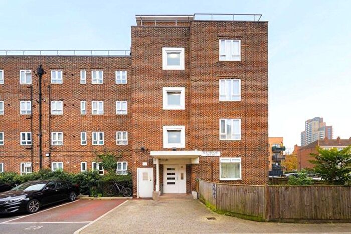 3 Bedroom Flat To Rent In Southcott House, Devons Road, London, E3