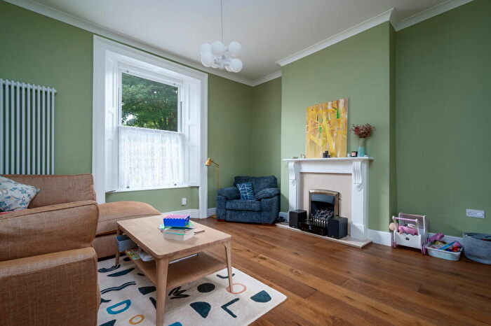 3 Bedroom Terraced House For Sale In Admiralty Street, Stonehouse, Plymouth, PL1