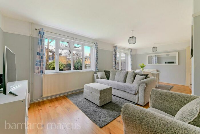 3 Bedroom House To Rent In Berrylands Road, Surbiton, KT5