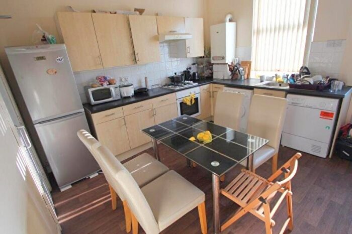 4 Bedroom Terraced House To Rent In Burley Lodge Terrace, Hyde Park, Leeds, LS6