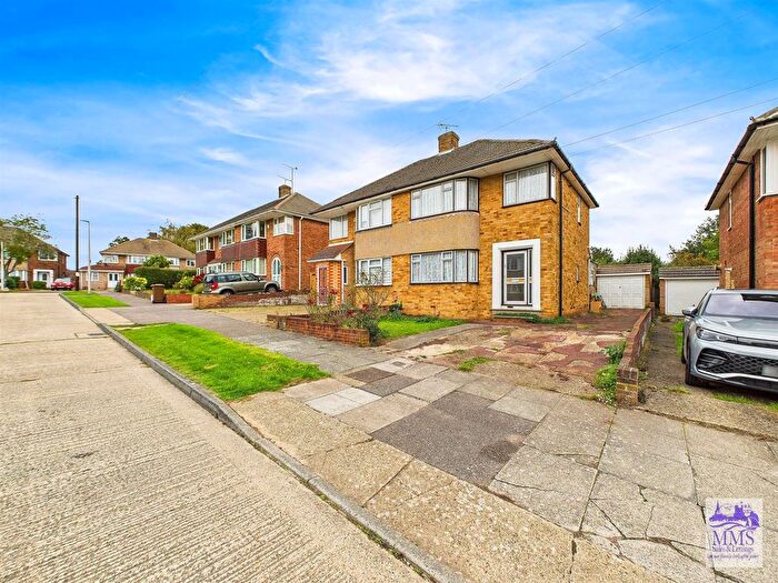 3 Bedroom Semi-Detached House For Sale In Cadnam Close, Strood, Rochester, ME2